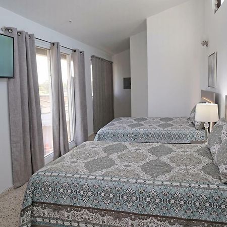Itza-Bella Suites Isabela Esterno foto